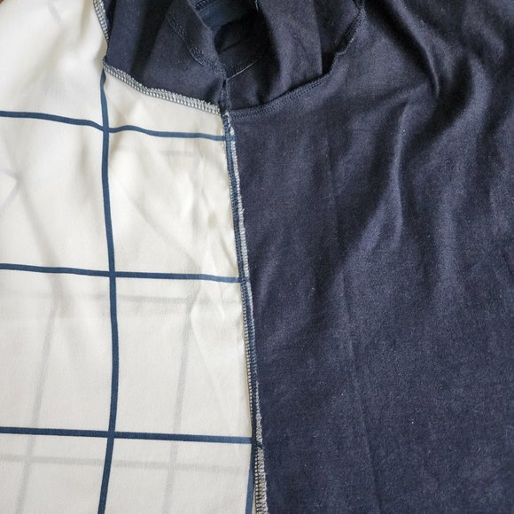 Pre-loved Tommy Hilfiger Blue/White Sheer Front Square Pattern T-shirt. Size XXL - Picture 9 of 16